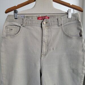 CLEARANCE- Gloria Vanderbilt Khaki Amanda High Rise Slim Leg Jeans (Size:16W)